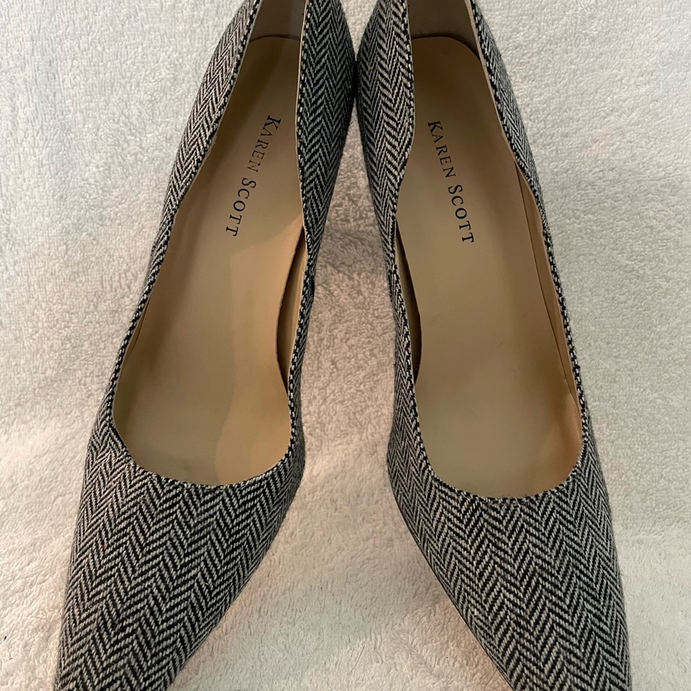 Karen Scott heeled pumps